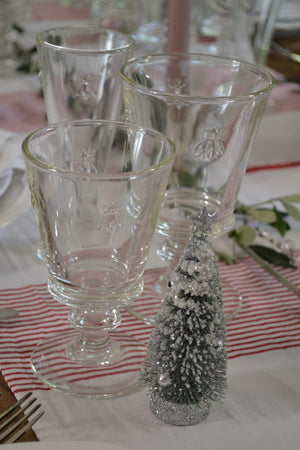 Bee Wine glasses on Christmas Table setting