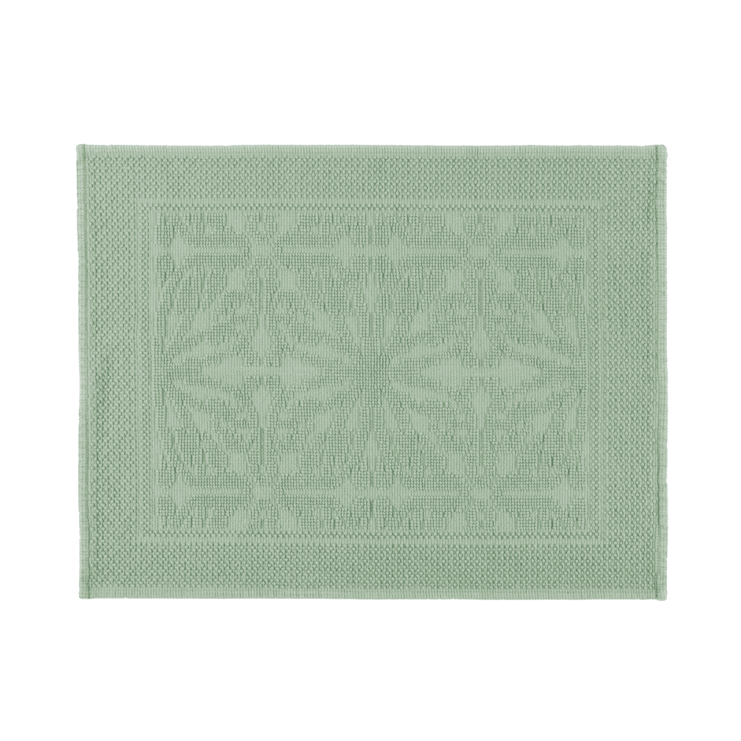 Plush bathmat with geometric pattern