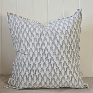 Éventail Linen Blend Cushio - Blue and white - duck feather inner