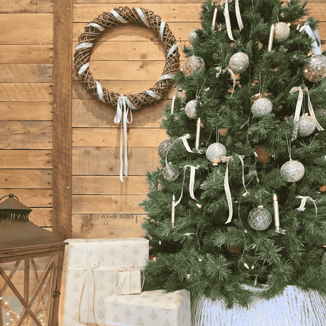 Kubo Large Provence Wreath with decorated Christmas tree