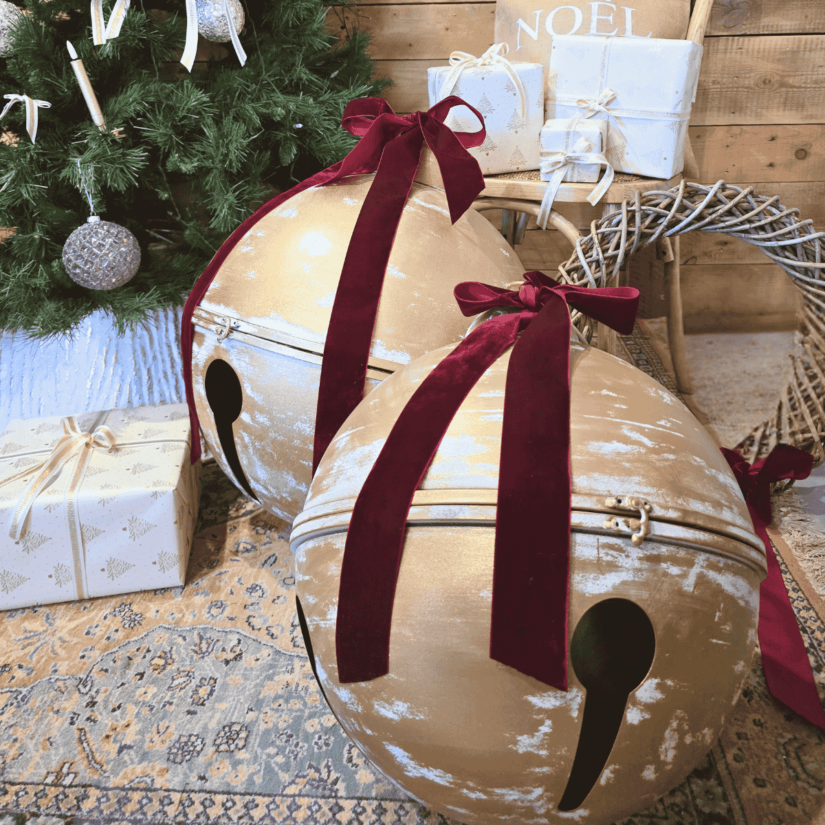 Oversized gold Christmas bells with red velvet ribbons – Malmaison Noël décor