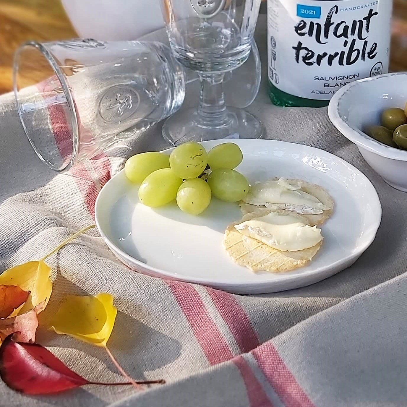 Amitié White Linen Plate