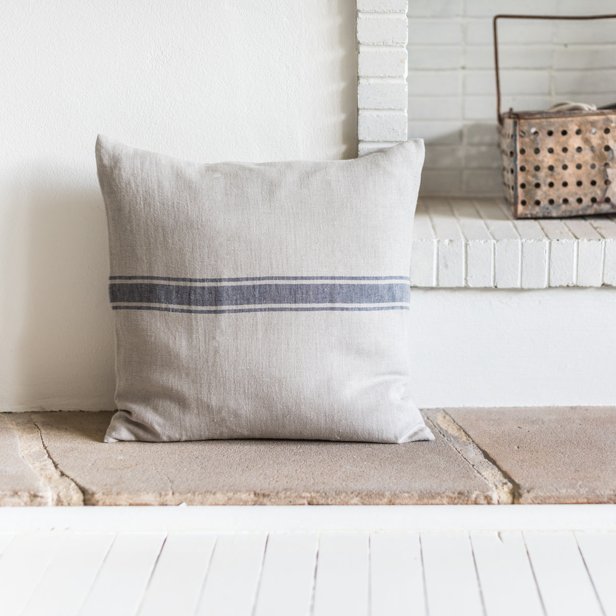 Henriette French Linen Cushion – Navy / Marine