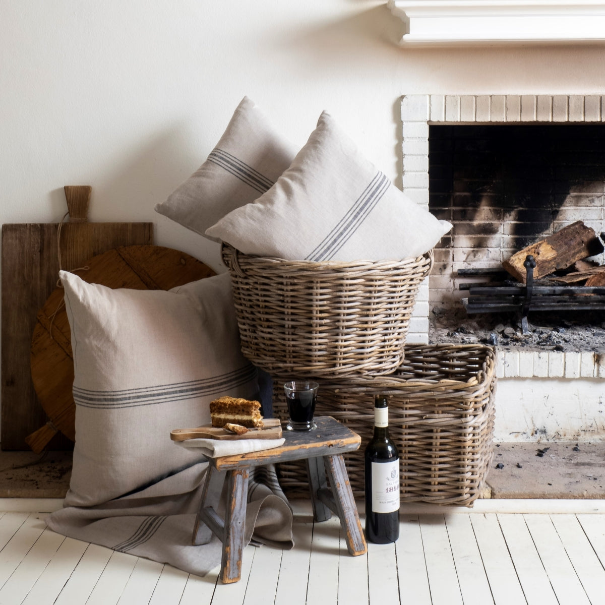 Bien French Linen Cushion - Black / Noir