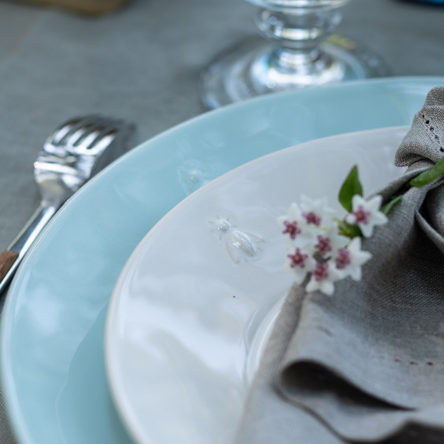 La Rochere - Bee Ceramic Dinner / Serving Plate - Bleu - SET OF 4