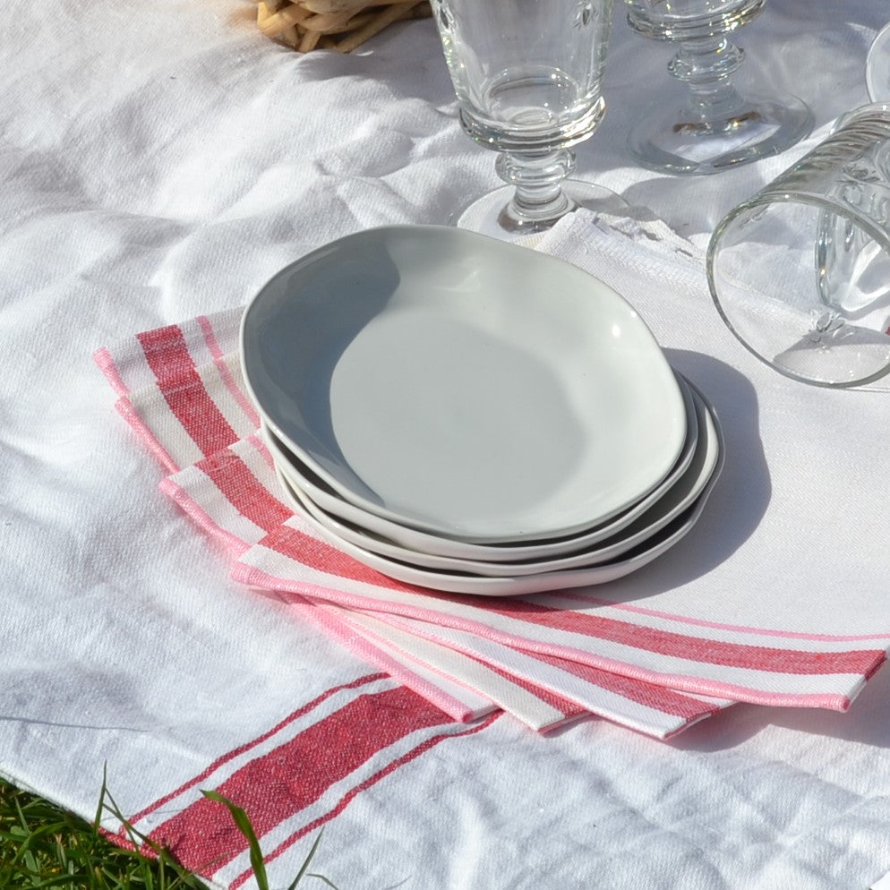 The Amitié Picnic Plate - White